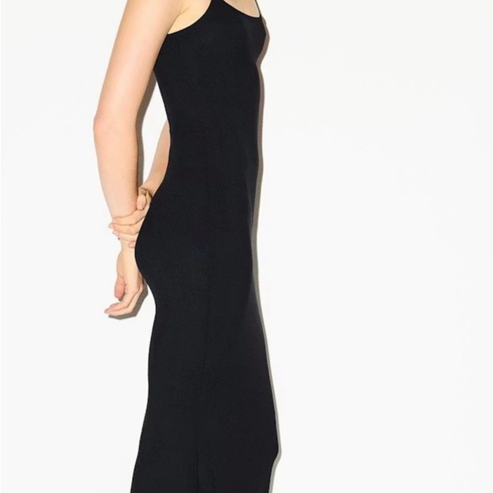 Elegant Black Sleeveless Dress Skims - Picture 2 of 2